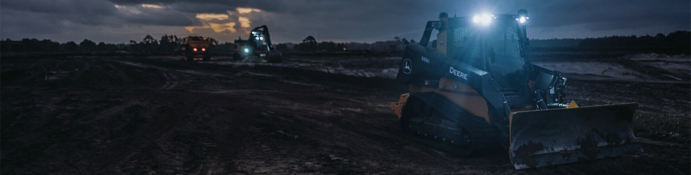 333G Skid Steer with tracks works in the dark