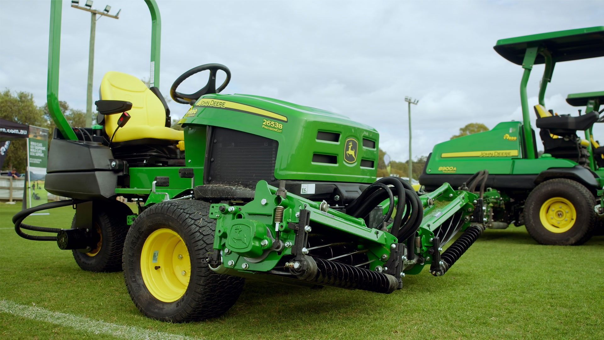Deere has launched a national Golf Showcase.