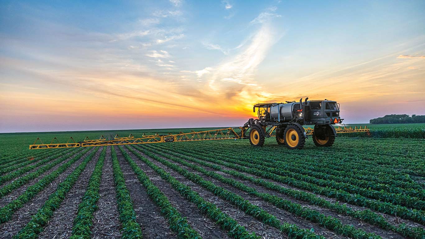 See & Spray&trade; Premium, uses its system of boom-mounted cameras to scan more than 195 square metres of crop per second.