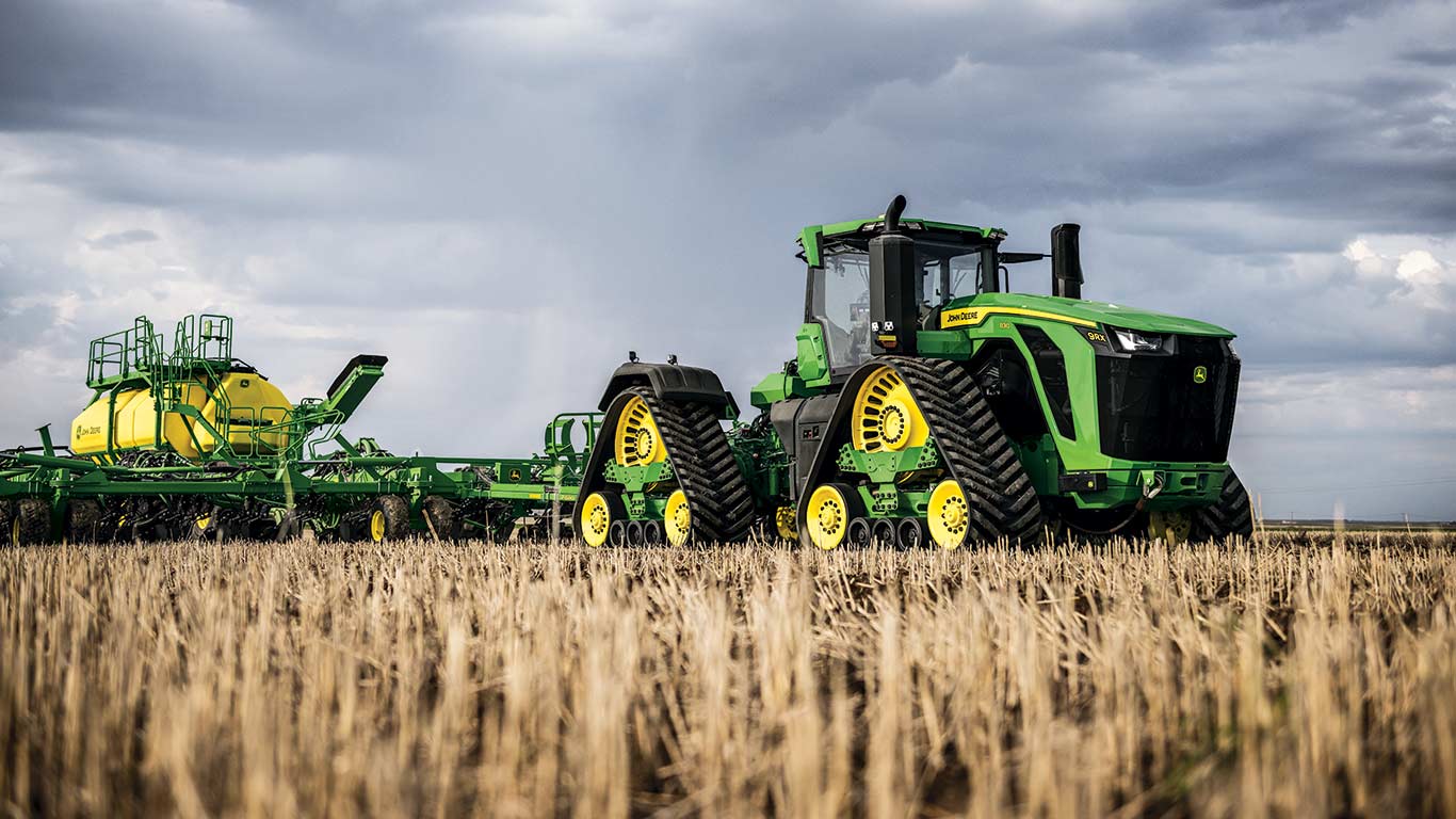 John Deere’s 9RX Series Tractor lineup will include three new high-horsepower, four-track models.