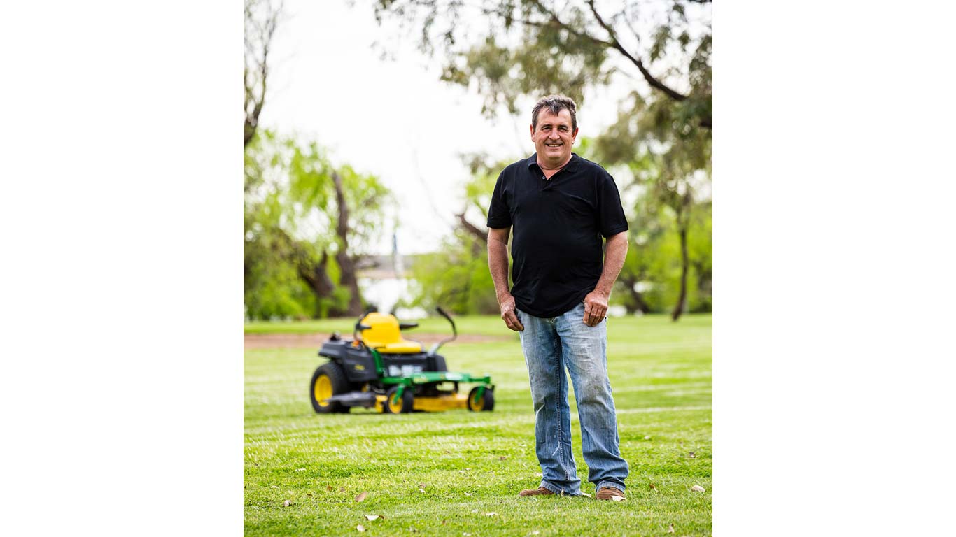 Pip Harmer on his ZTrak Z525E.