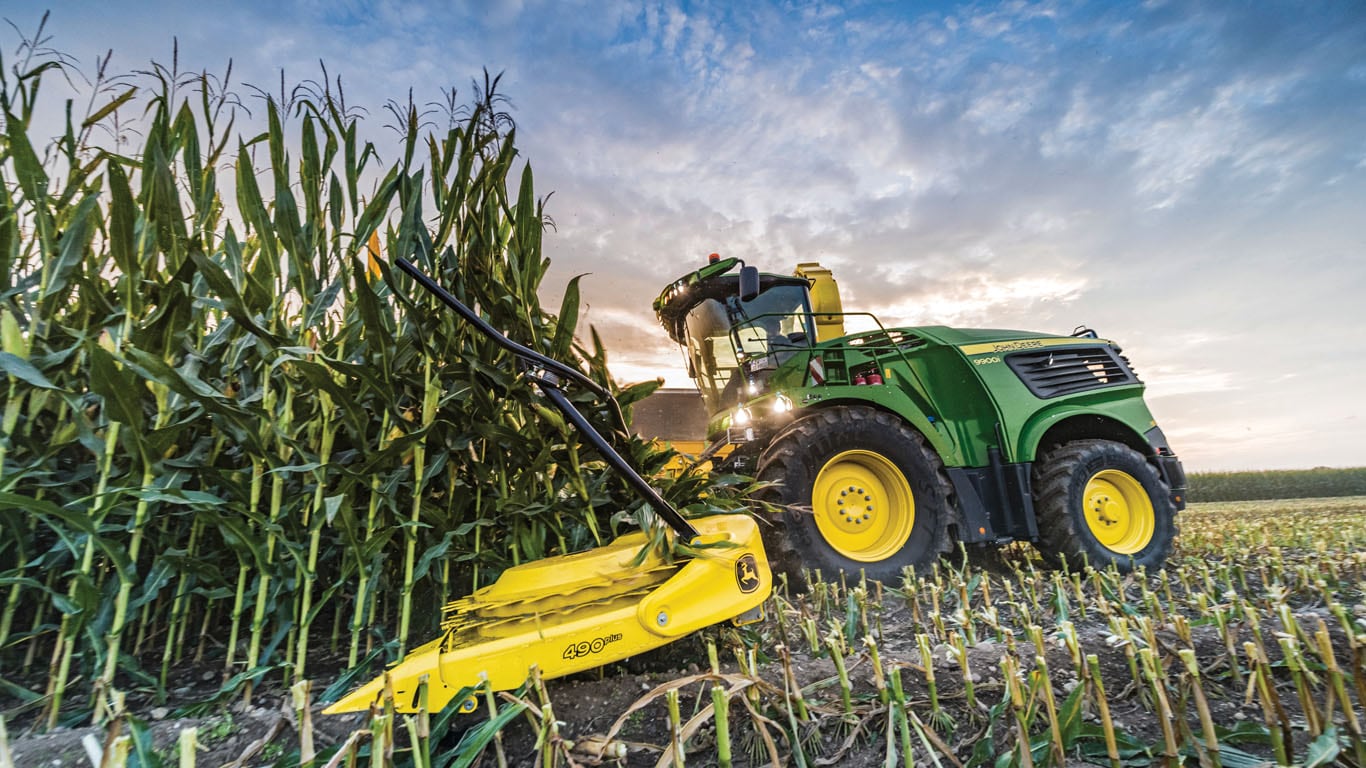 A John&nbsp;Deere Self-Propelled Forage Harvester