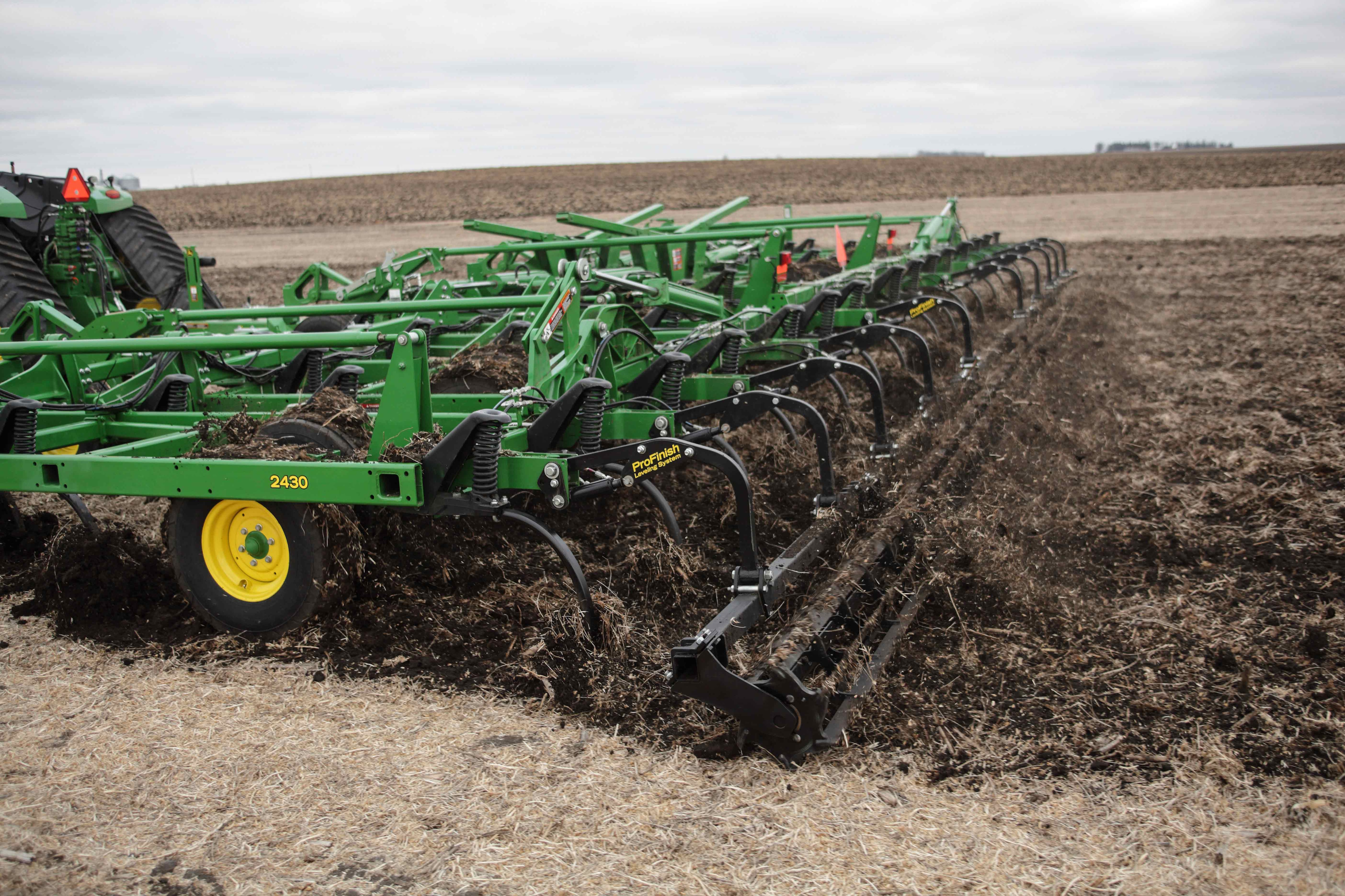 John Deere introduces robust 2430 Chisel Plow