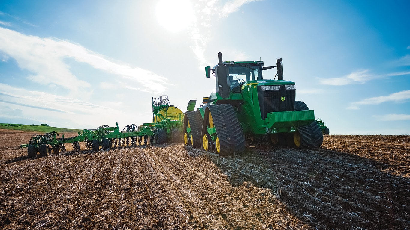 The new John Deere 9 Series Tractors