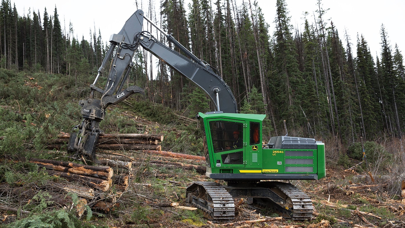 2654G 34.1-metric ton Swing Machine operating in the forest