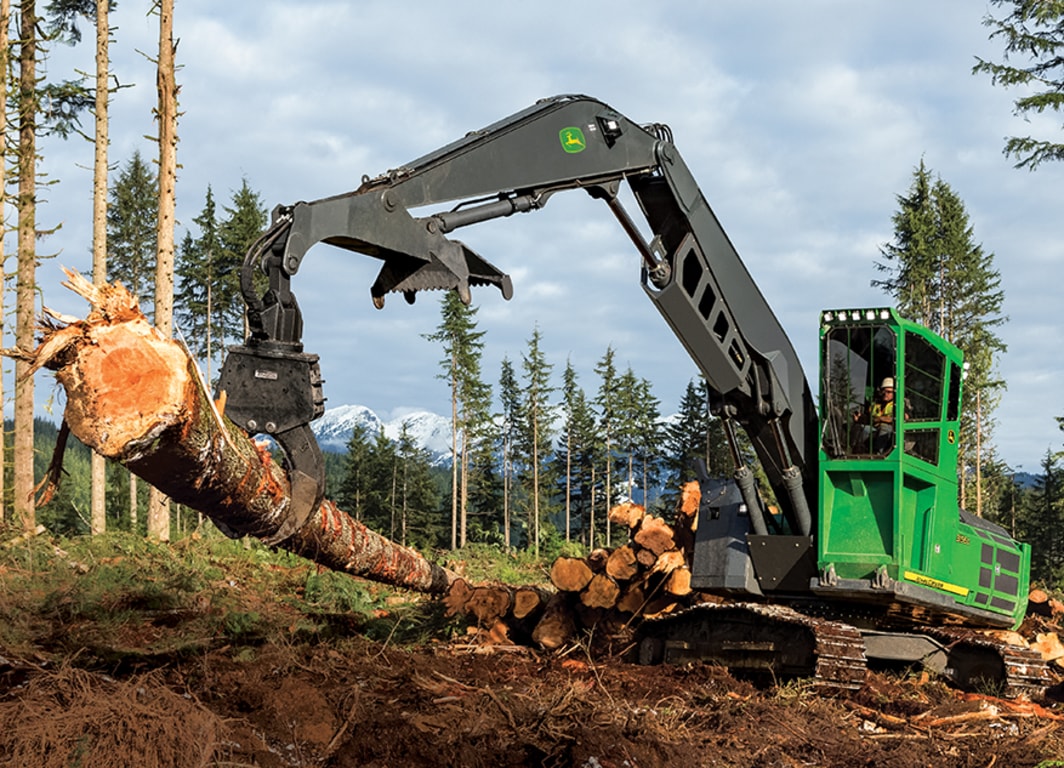 3156G 42.6-metric ton Swing Machine working in the forest