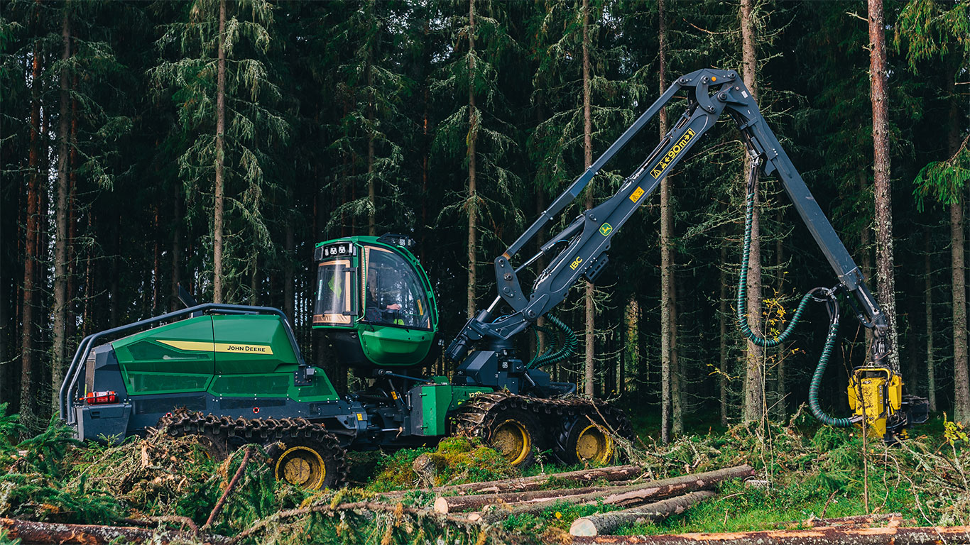 John Deere 1270H harvester