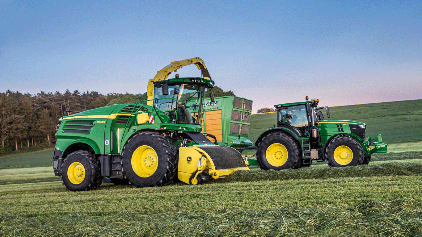 New 8600 Self Propelled Forage Harvester