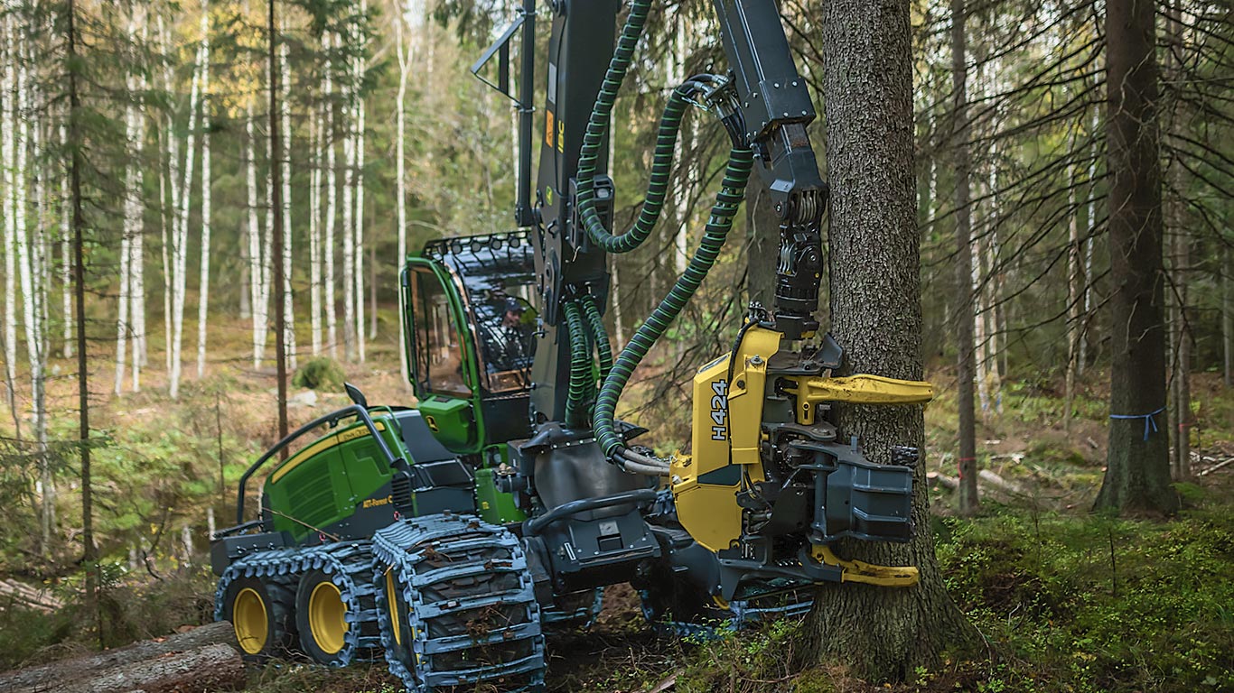 John Deere 1170G with H424 harvester head