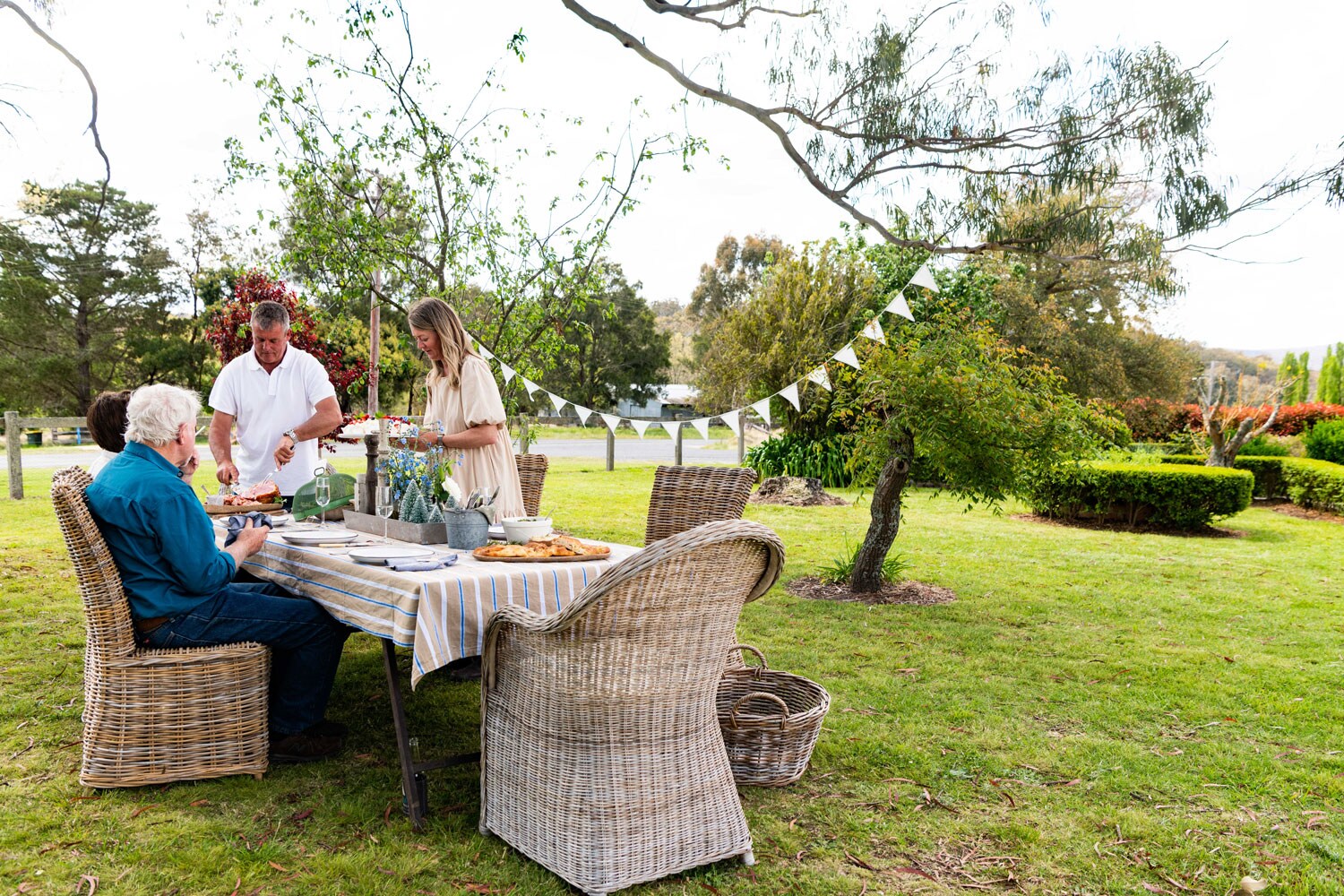 How to style Christmas lunch in the garden John Deere AU