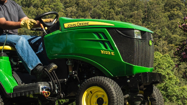 John Deere 1023E Lifestyle Tractor