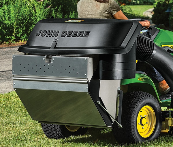 Material Collection System 6 with 229 L (6.5 bu) dump-from-seat hopper