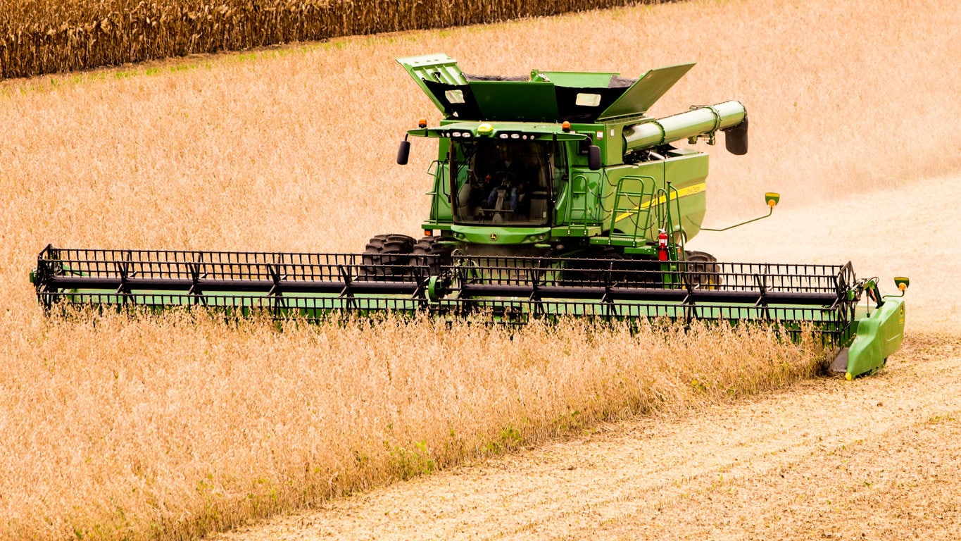 Field image of S760 Combine