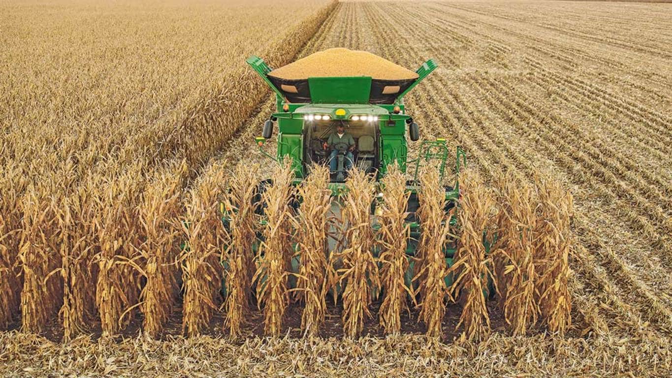 image of s780 cutting a crop in a field