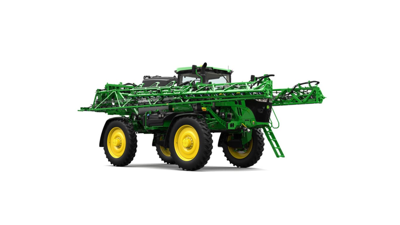 Front of a John Deere 612R Self-Propelled Sprayer with the booms folded.