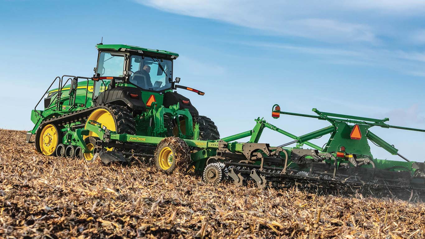 8rx tractor in the field